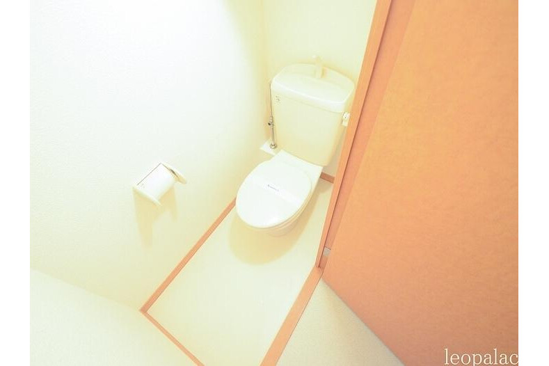 1K Apartment, Japan — image 9