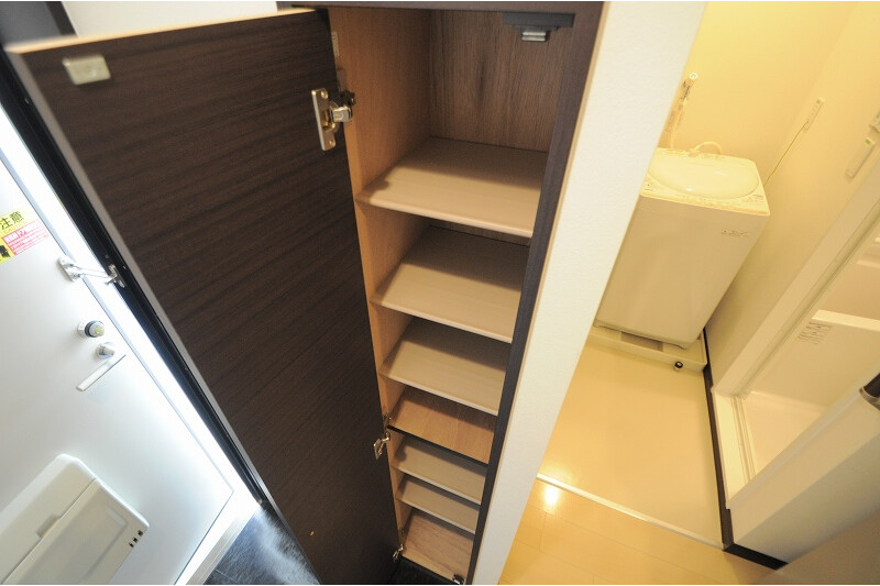 1K Apartment, Japan — image 10