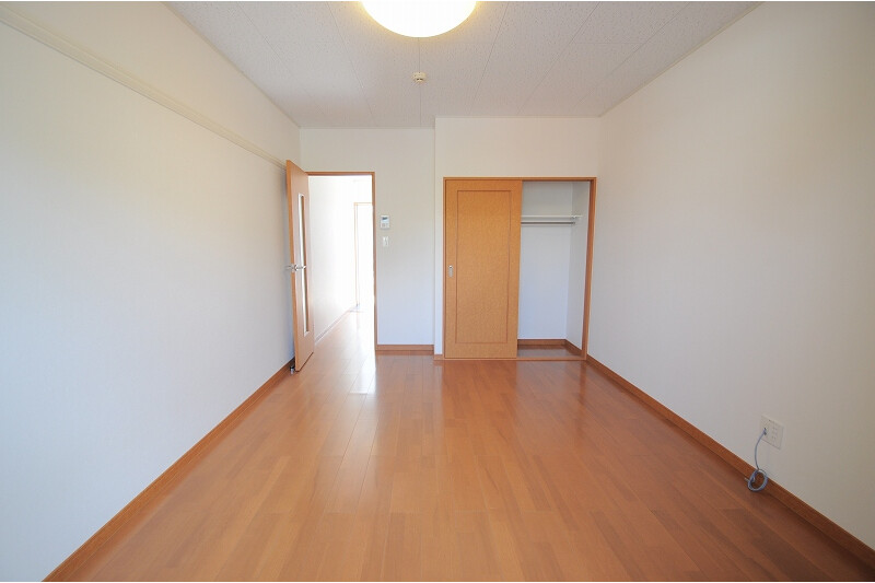 1K Apartment, Japan — image 3