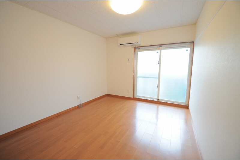 1K Apartment, Japan — image 4