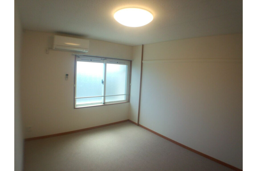 1K Apartment, Japan — image 6