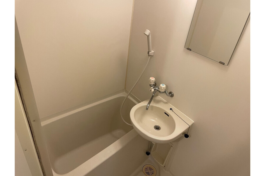 1K Apartment, Japan — image 11