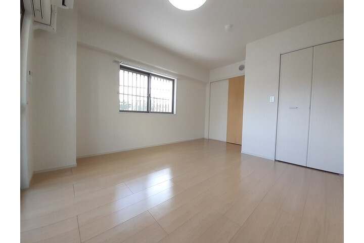 1K Apartment, Japan — image 3