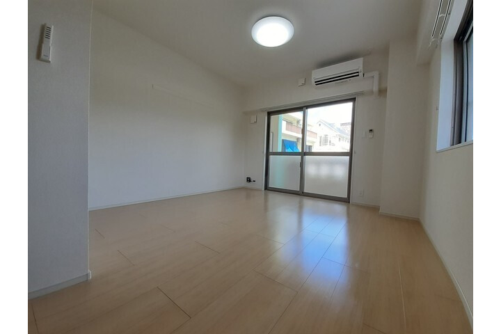1K Apartment, Japan — image 4