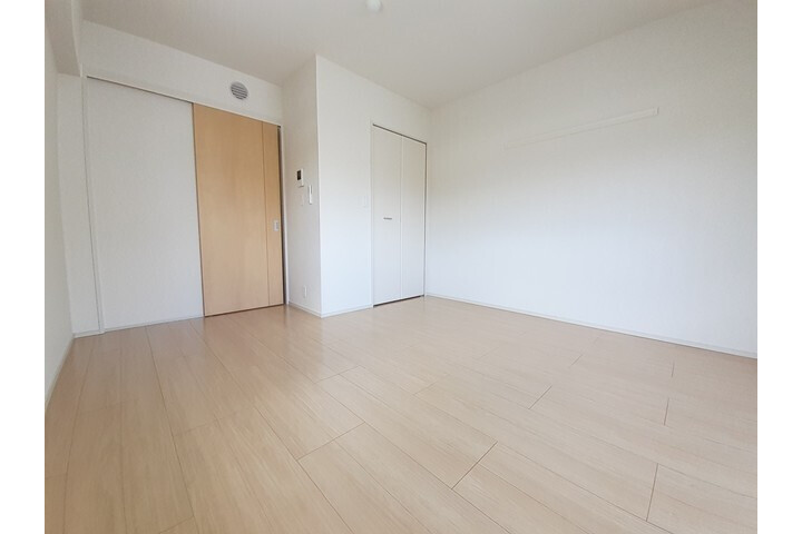 1K Apartment, Japan — image 5