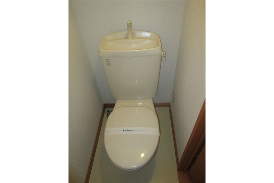 1K Apartment, Japan — image 11