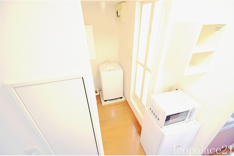 1K Apartment, Japan — image 10
