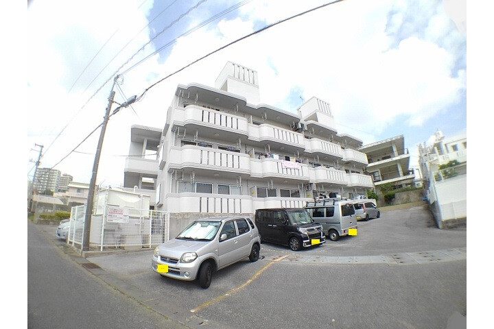 3LDK Apartment, Japan — image 9