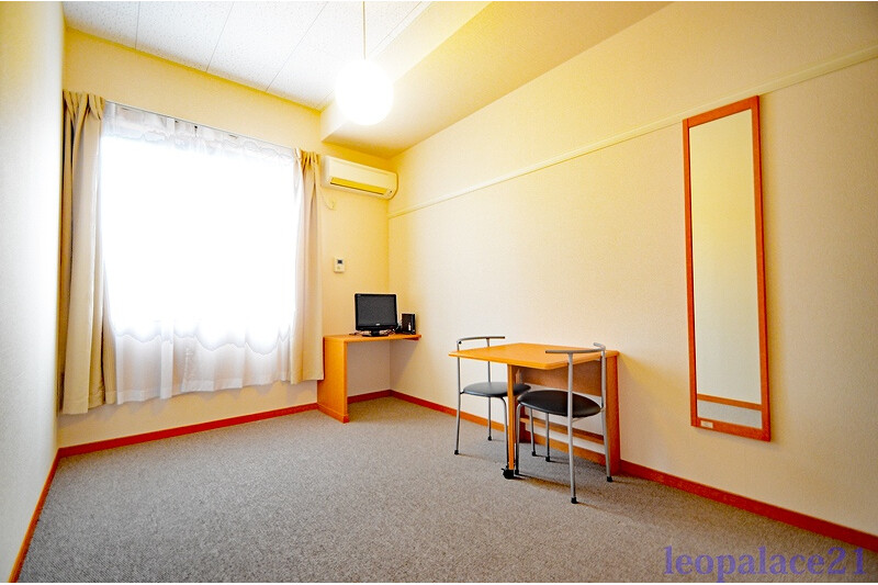 1K Apartment, Japan — image 7