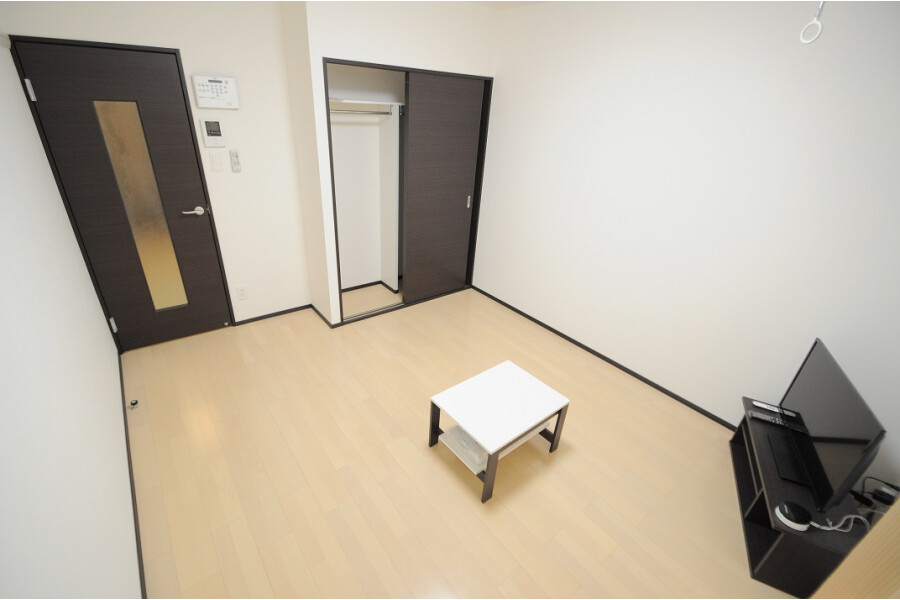 1K Apartment, Japan — image 3
