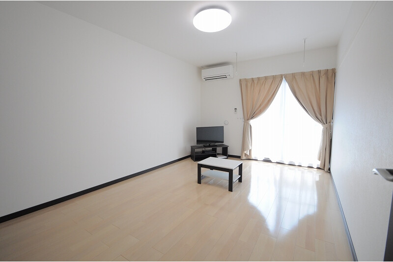 1K Apartment, Japan — image 4