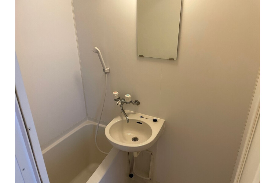 1K Apartment, Japan — image 12