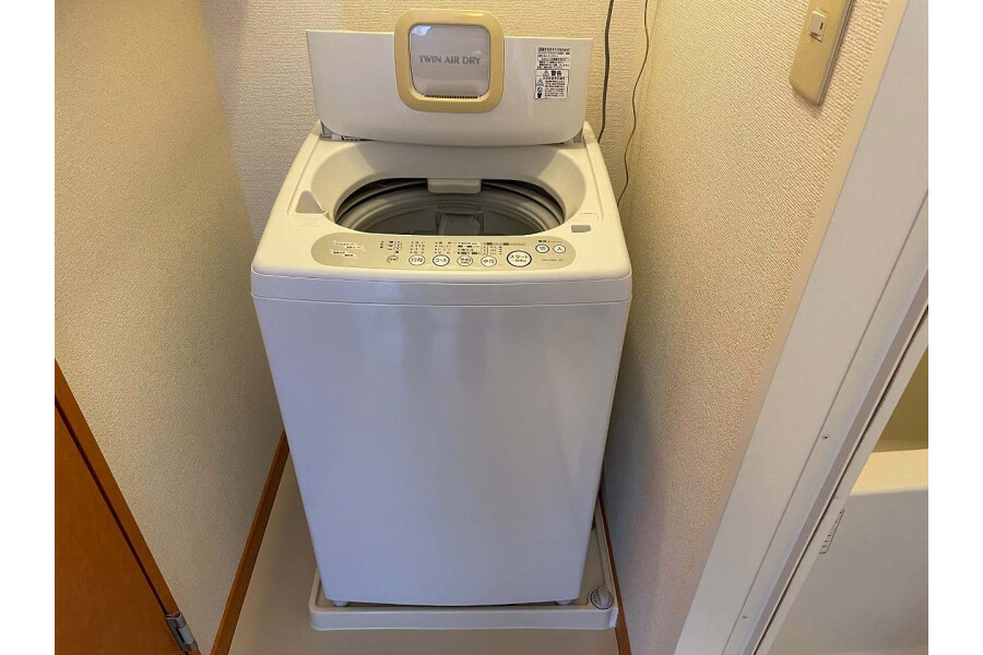 1K Apartment, Japan — image 13