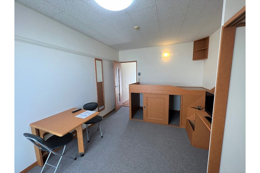 1K Apartment, Japan — image 6