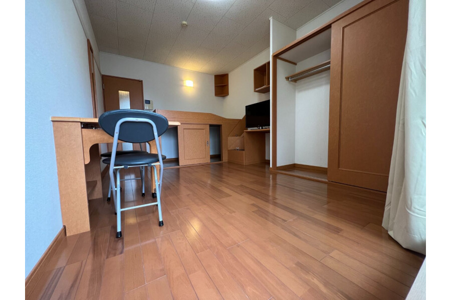 1K Apartment, Japan — image 4