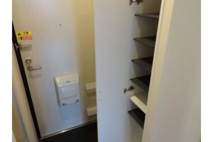 1K Apartment, Japan — image 12