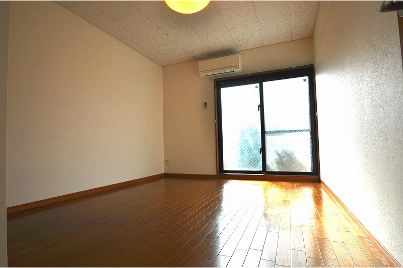 1K Apartment, Japan — image 7