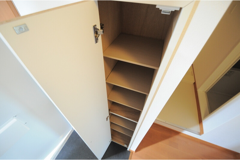 1K Apartment, Japan — image 9