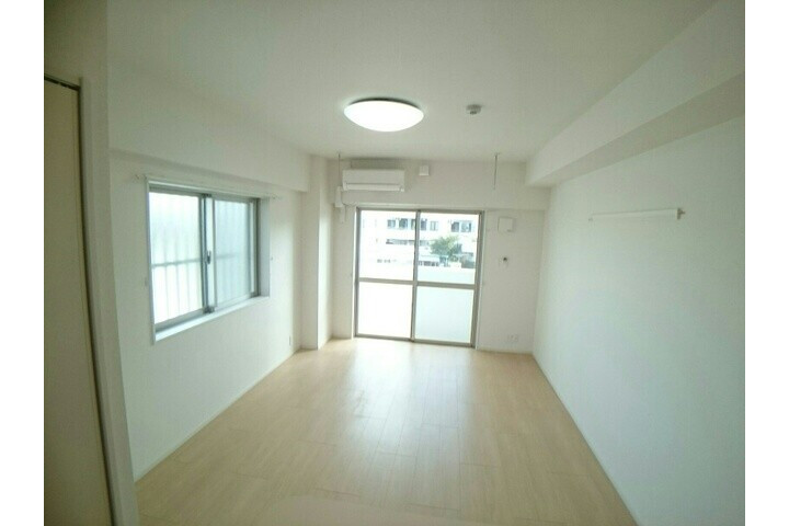1K Apartment, Japan — image 3