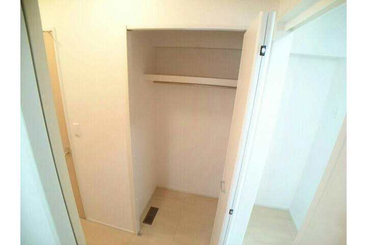 1K Apartment, Japan — image 4