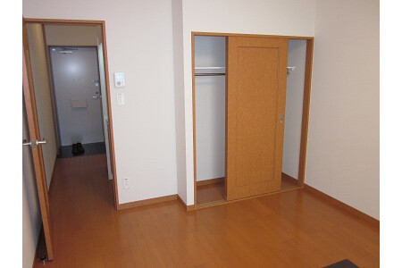 1K Apartment, Japan — image 3