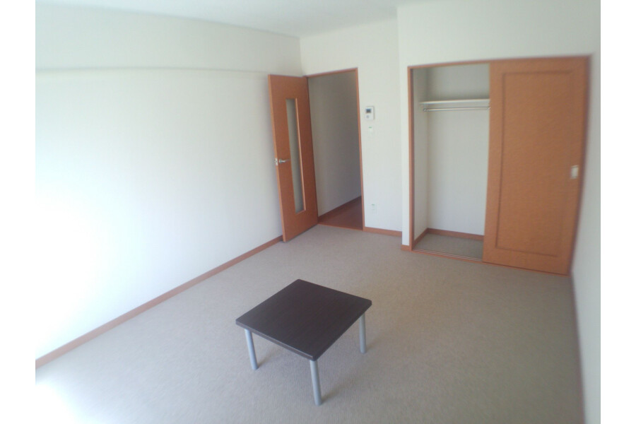 1K Apartment, Japan — image 6