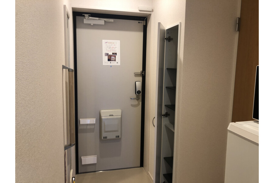 1K Apartment, Japan — image 5