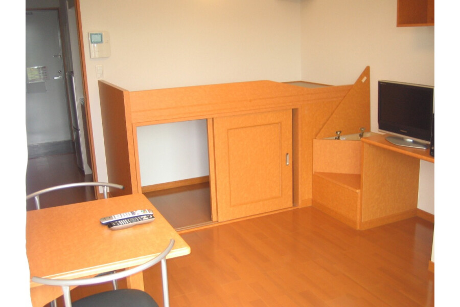 1K Apartment, Japan — image 3
