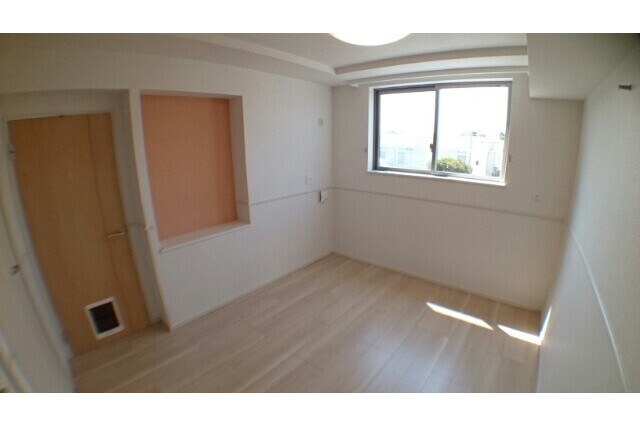 2LDK Apartment, Japan — image 5