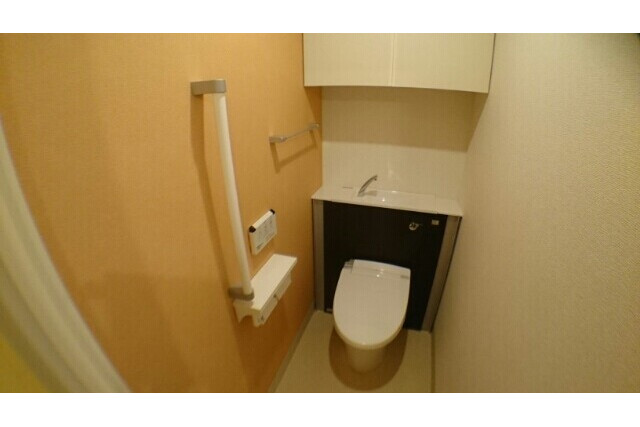 2LDK Apartment, Japan — image 9