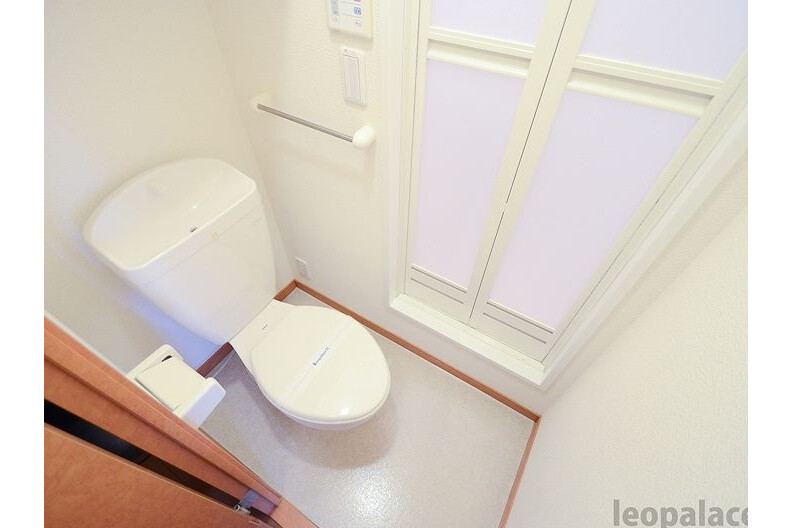 1K Apartment, Japan — image 9