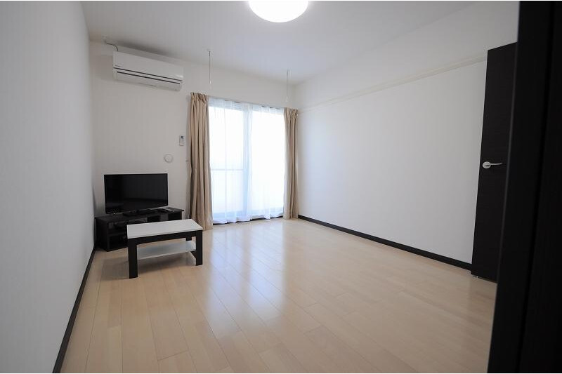 1K Apartment, Japan — image 5