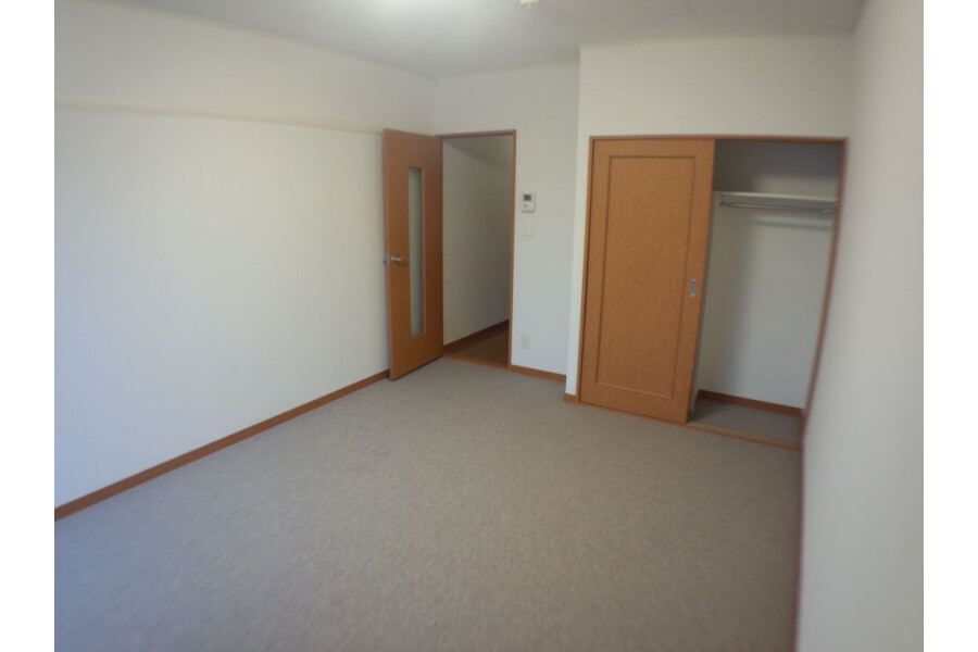 1K Apartment, Japan — image 6