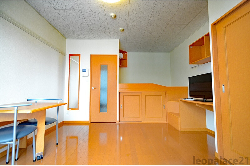 1K Apartment, Japan — image 3