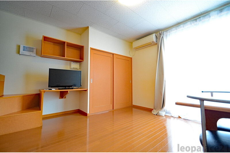 1K Apartment, Japan — image 4