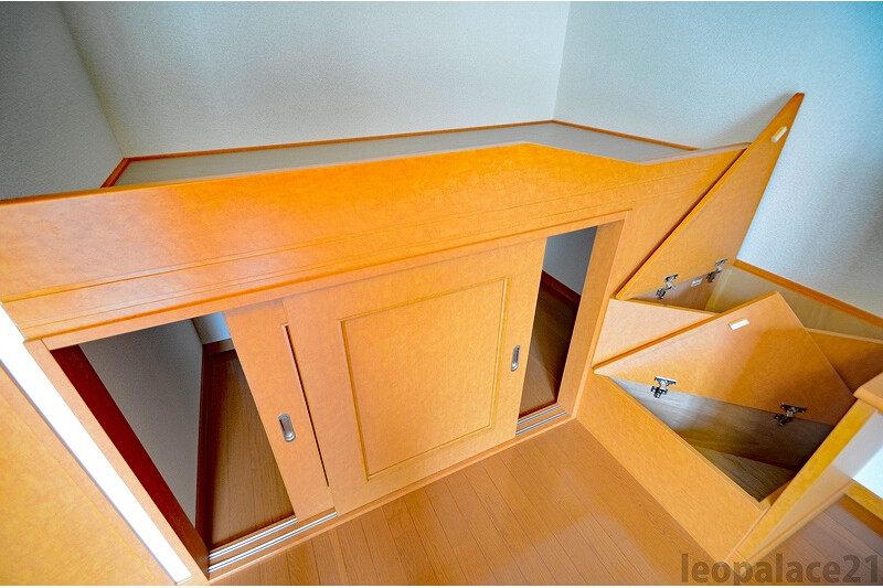 1K Apartment, Japan — image 7