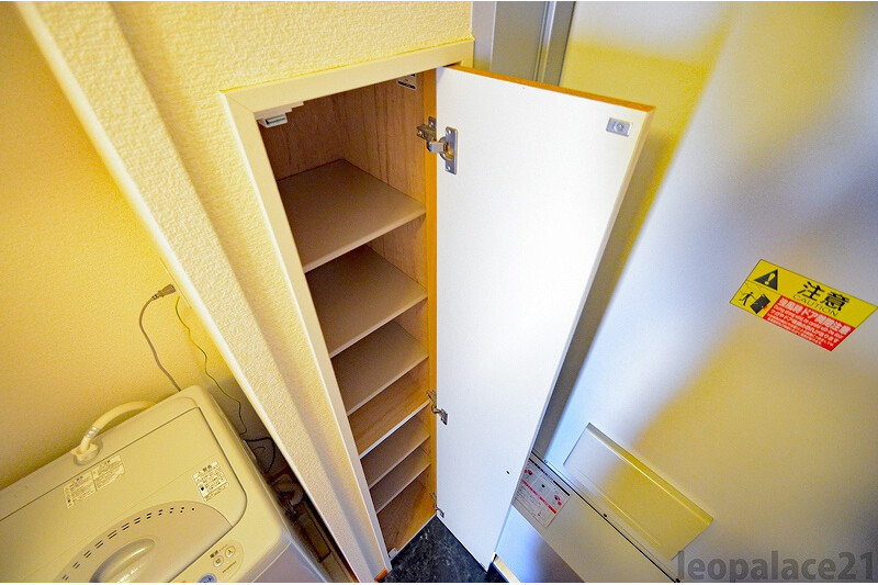1K Apartment, Japan — image 13