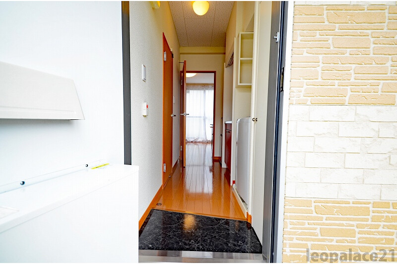 1K Apartment, Japan — image 14