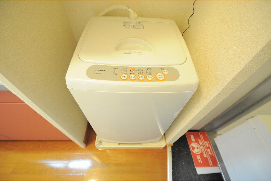 1K Apartment, Japan — image 10