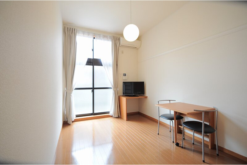 1K Apartment, Japan — image 4
