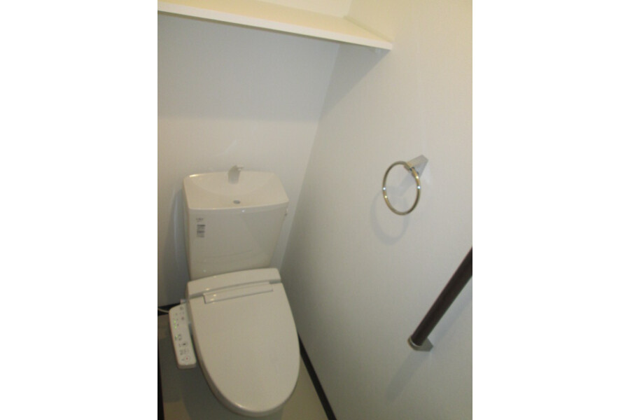 1K Apartment, Japan — image 5