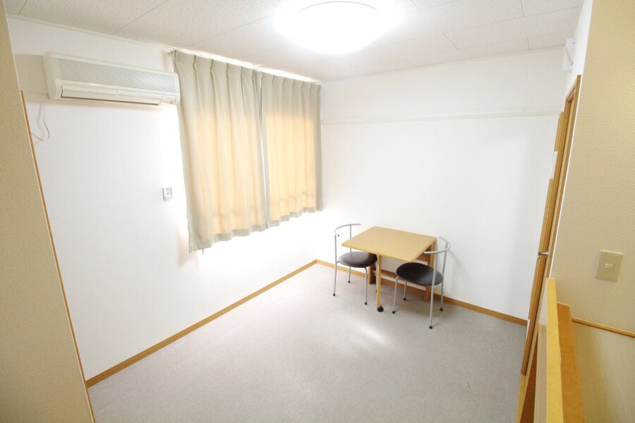 1K Apartment, Japan — image 4