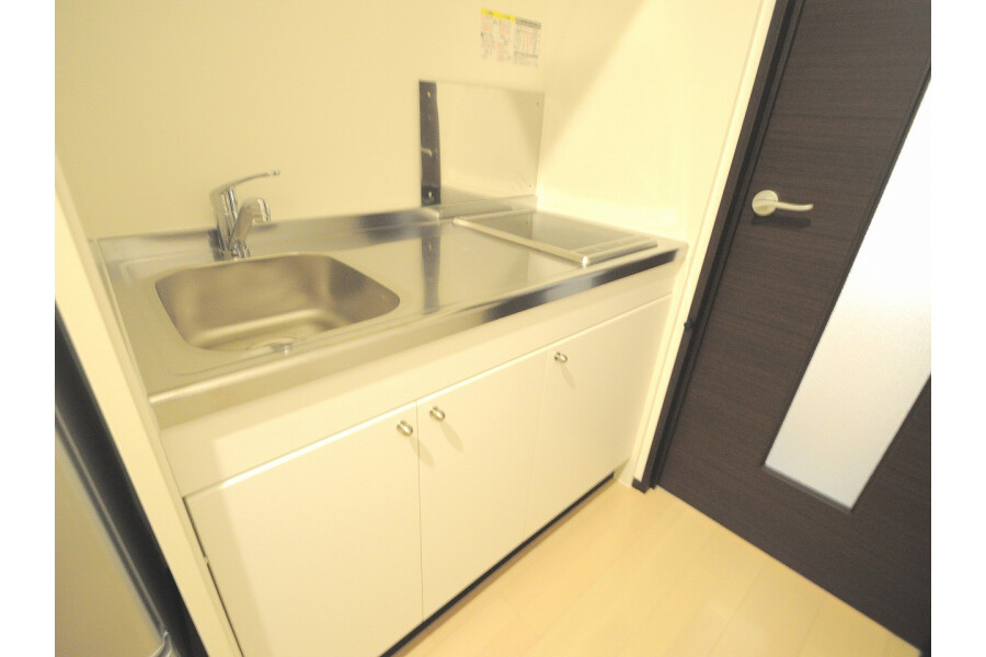 1K Apartment, Japan — image 7