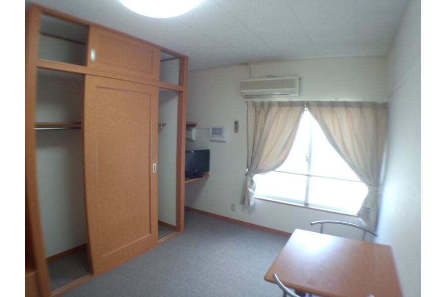 1K Apartment, Japan — image 3
