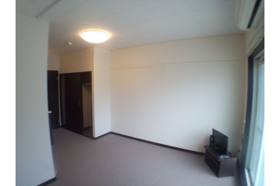1K Apartment, Japan — image 4