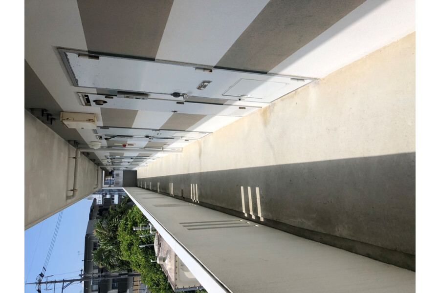 1K Apartment, Japan — image 13