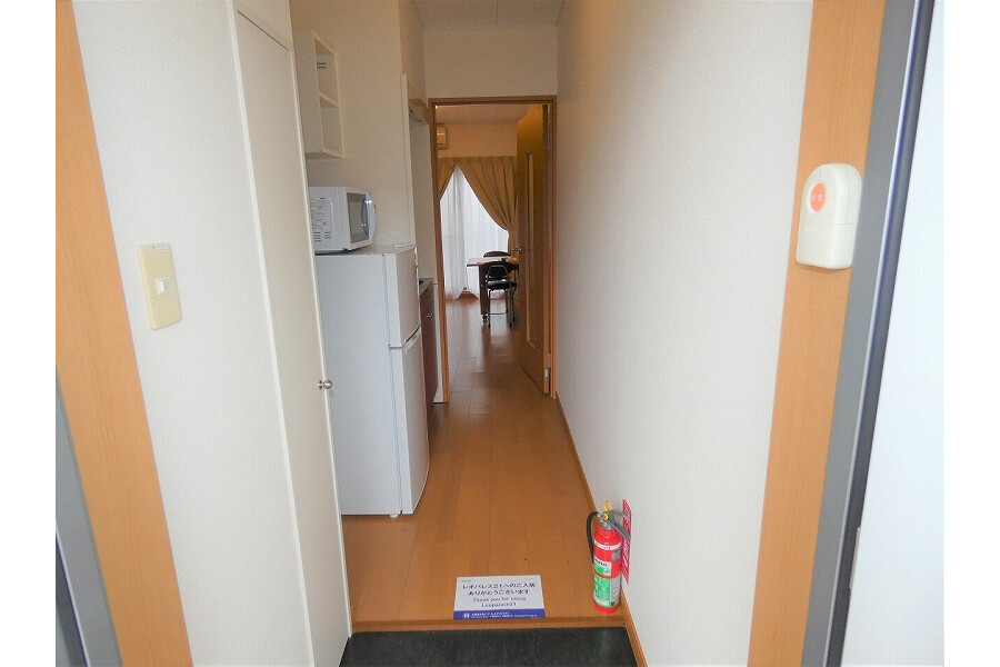 1K Apartment, Japan — image 11