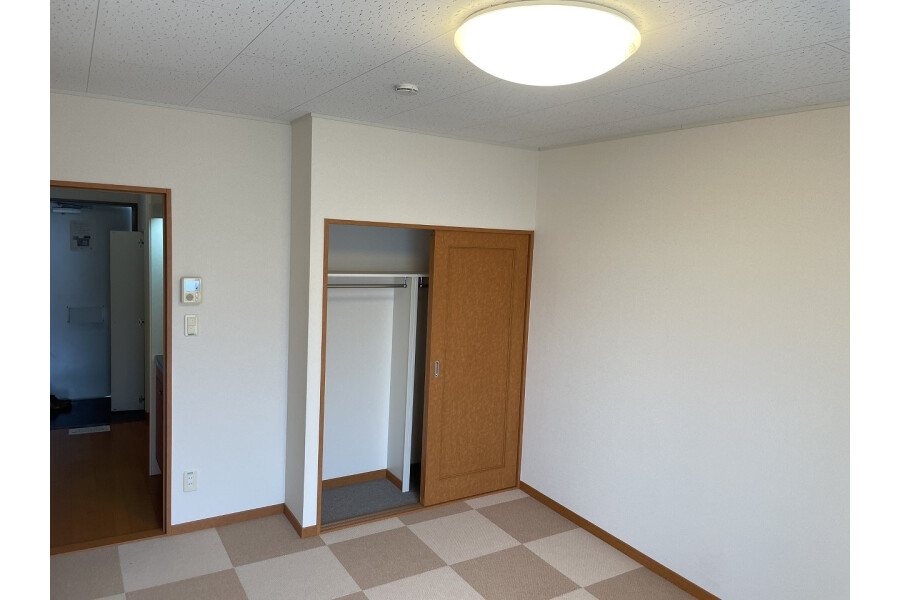 1K Apartment, Japan — image 3