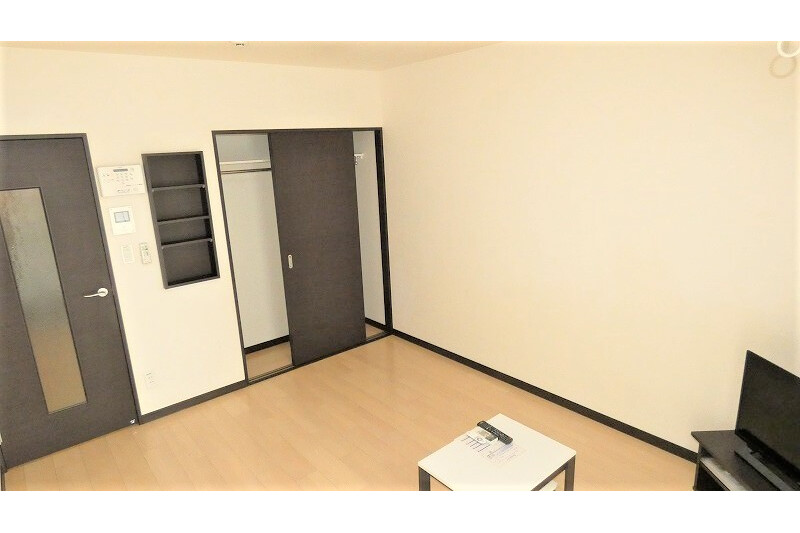 1K Apartment, Japan — image 3