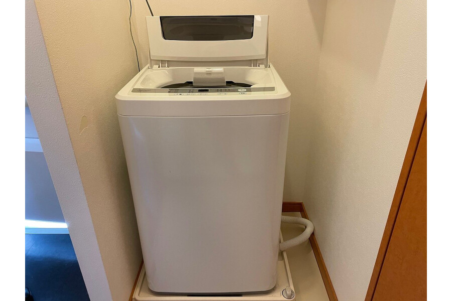 1K Apartment, Japan — image 11